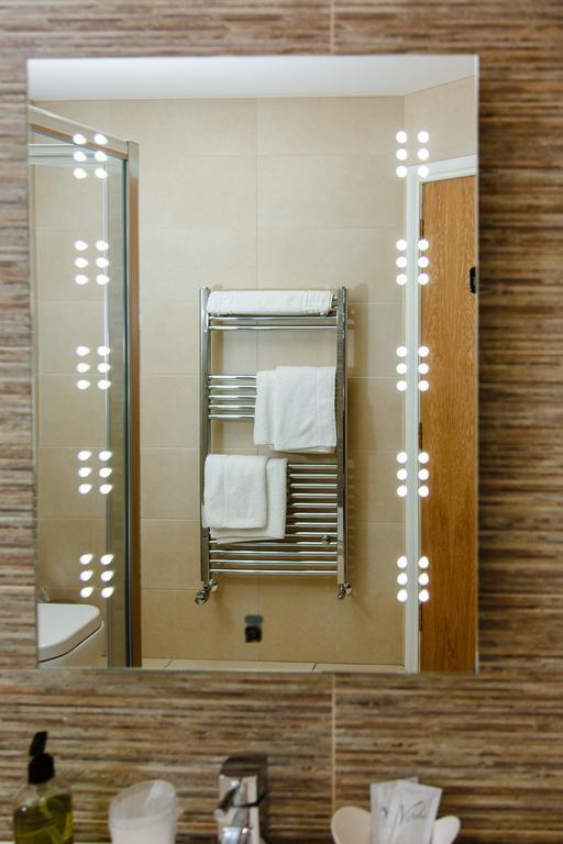 Adamson Hotel ดันเฟิร์มลิน ภายนอก รูปภาพ
