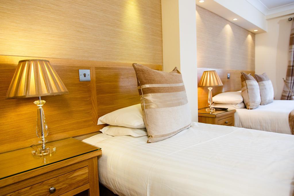 Adamson Hotel ดันเฟิร์มลิน ภายนอก รูปภาพ