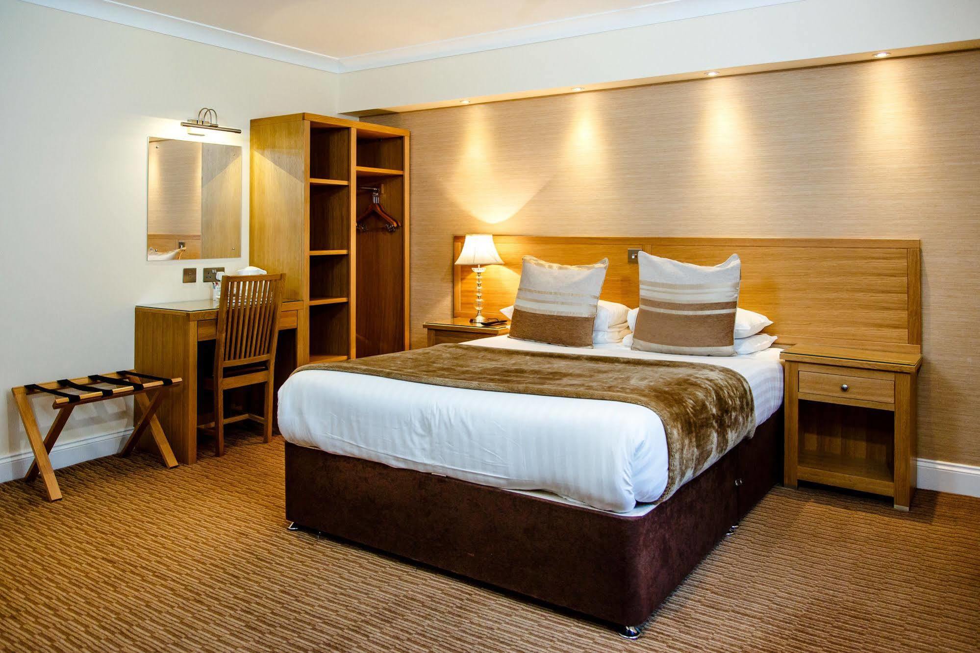 Adamson Hotel ดันเฟิร์มลิน ภายนอก รูปภาพ